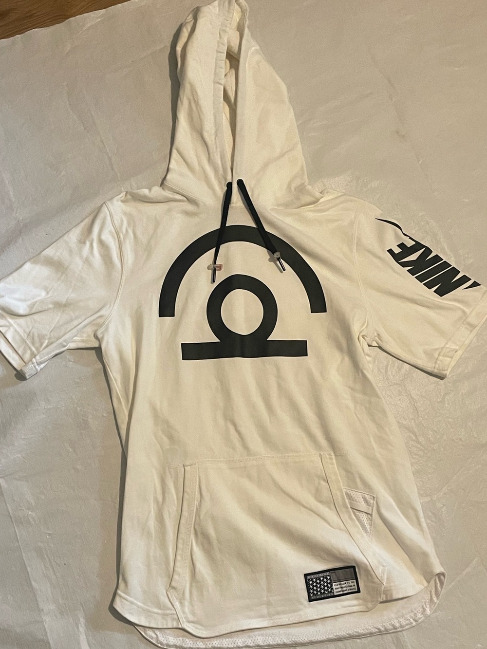 Nike Air Pivot v3 Short Sleeve Men's Hoodie